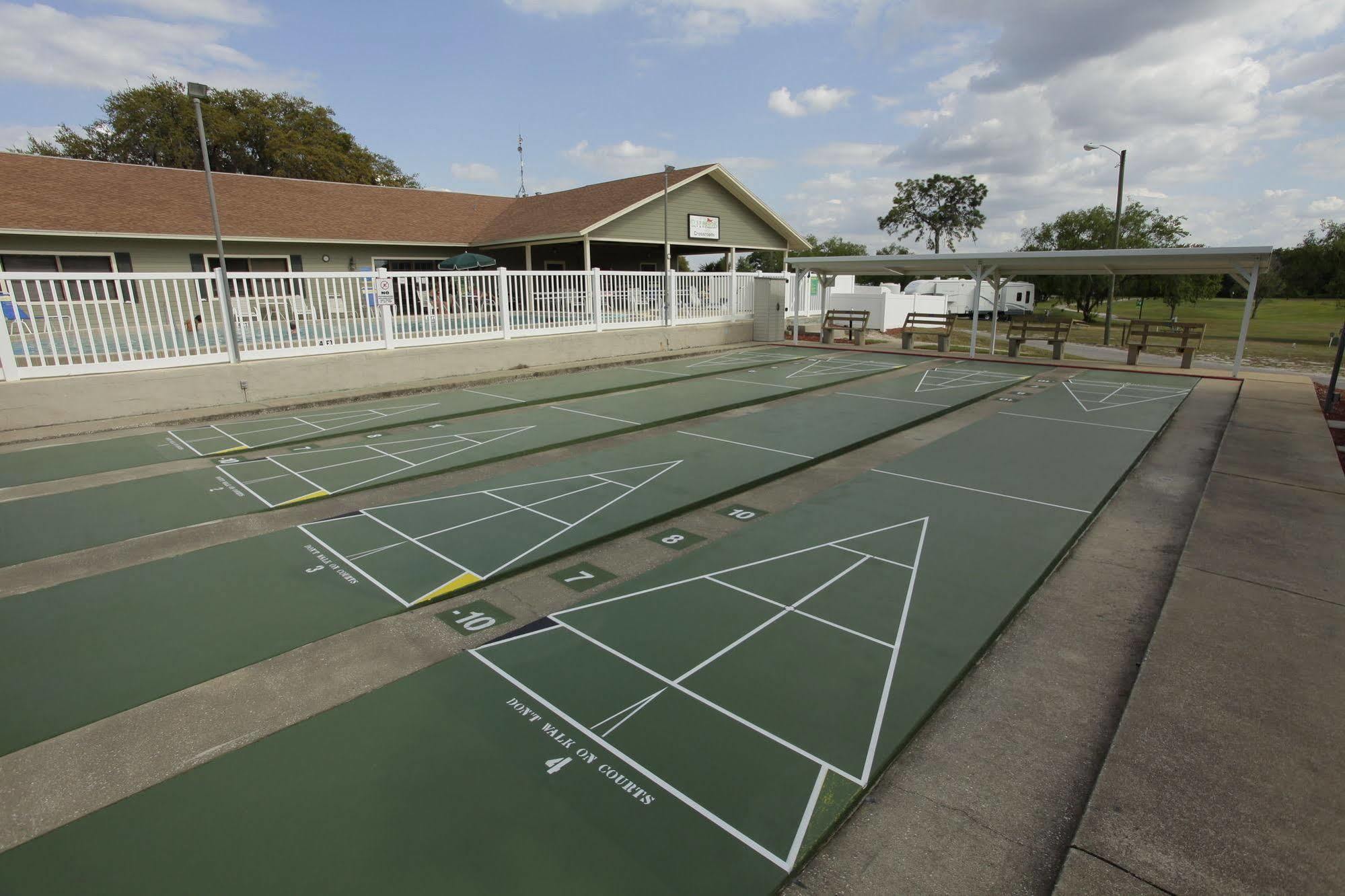 Clerbrook Golf & Rv Resort Caravan Park 클레몬트 외부 사진