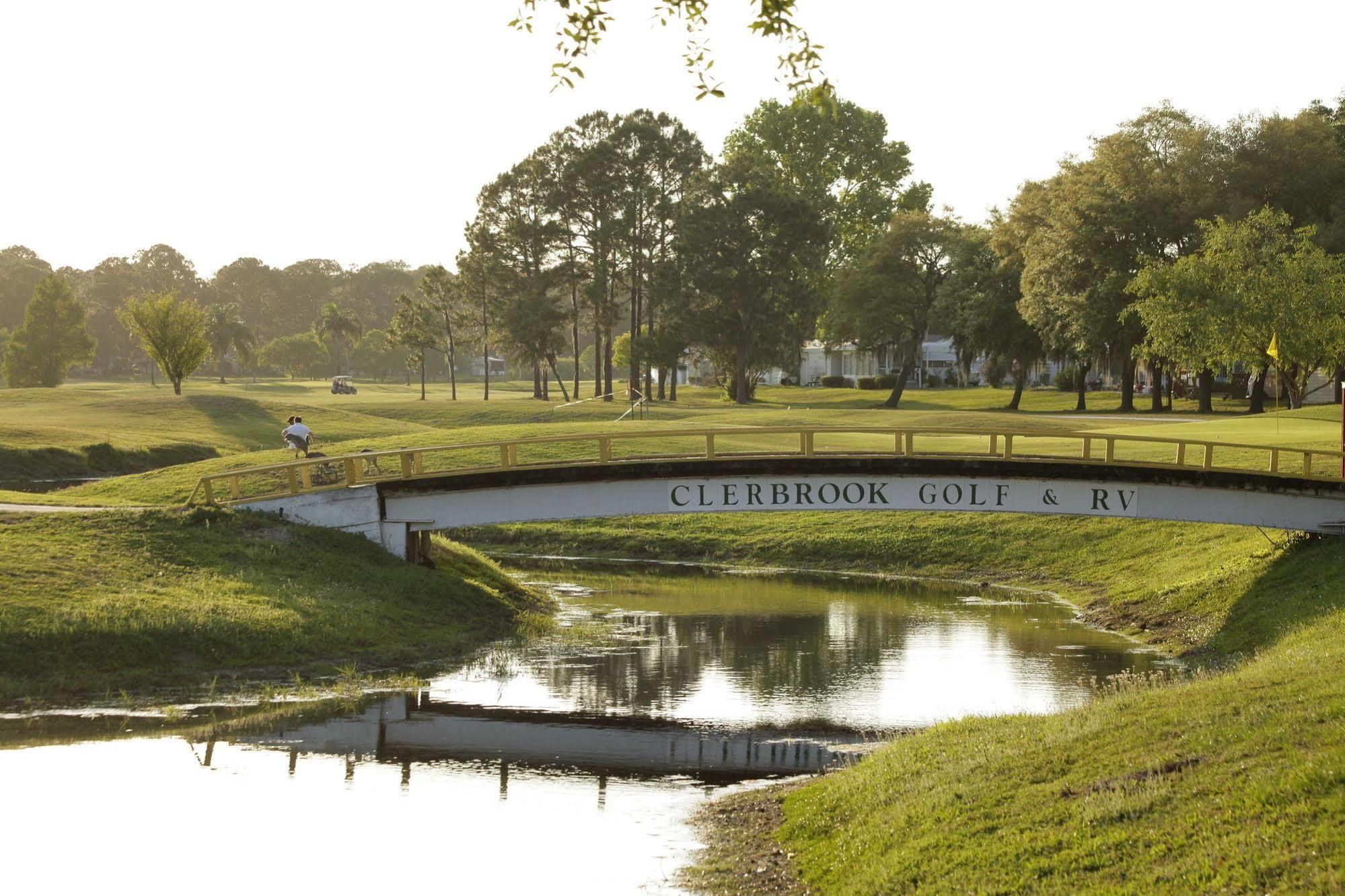 Clerbrook Golf & Rv Resort Caravan Park 클레몬트 외부 사진